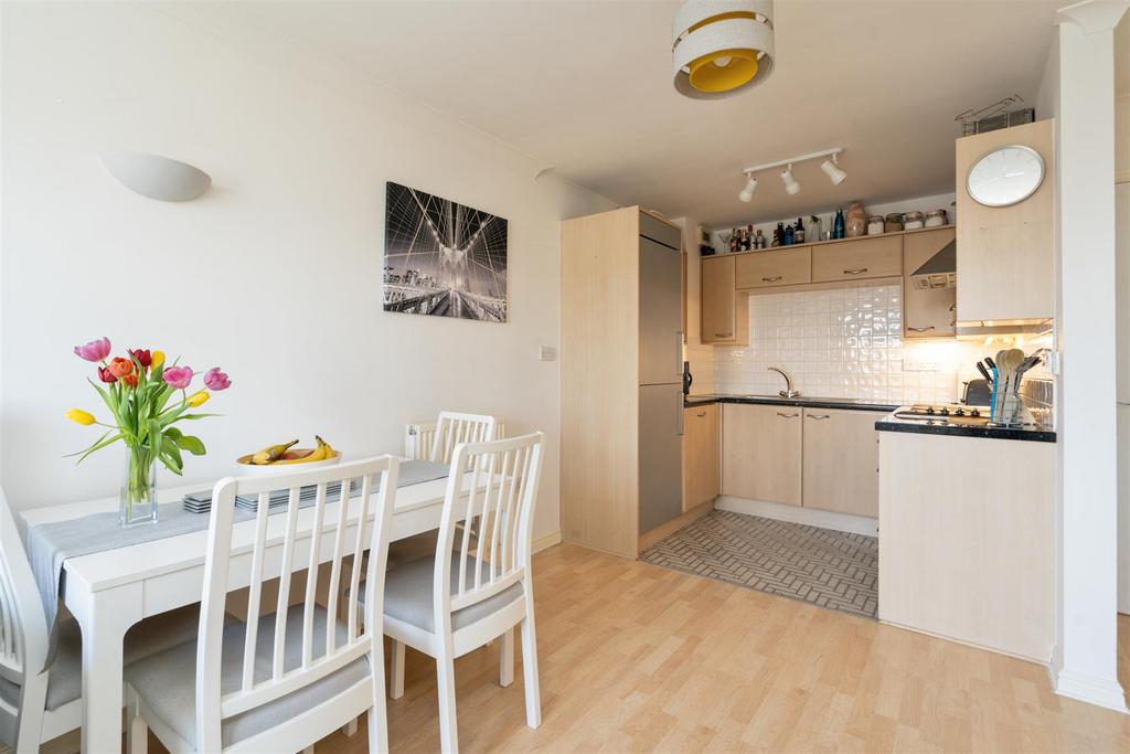 Apt 33 Westley Heights 11.jpg