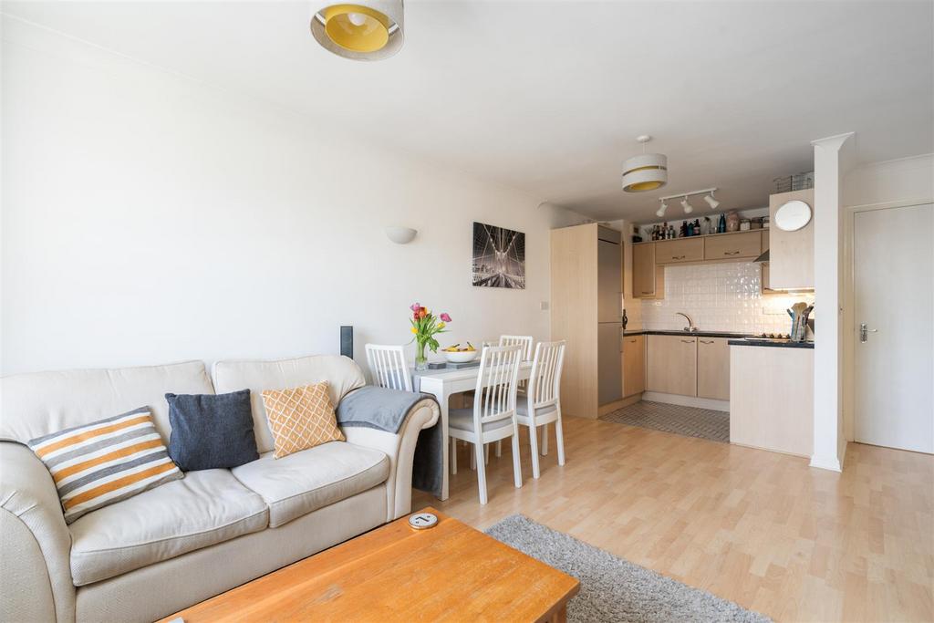 Apt 33 Westley Heights 12.jpg