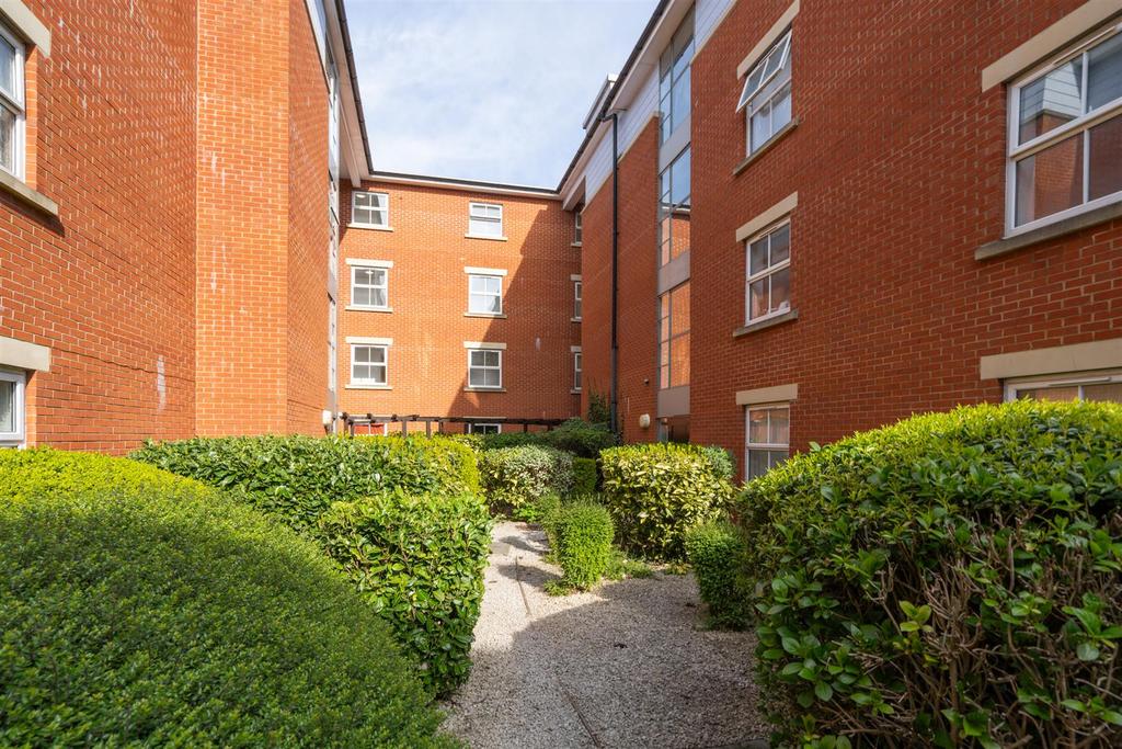 Apt 33 Westley Heights 16.jpg