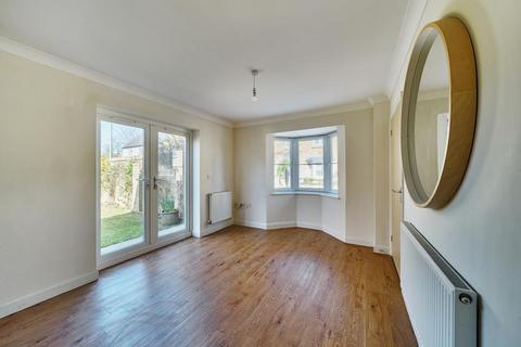 3 Baldwin Mews, Carterton, OX18 1AW