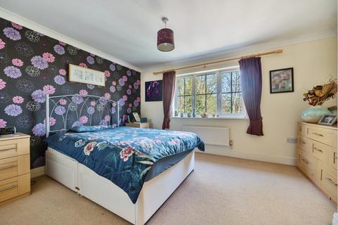 2 bedroom semi-detached house for sale, Village Close, Berkshire RG41