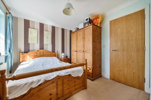 2 bedroom semi-detached house for sale, Village Close, Berkshire RG41
