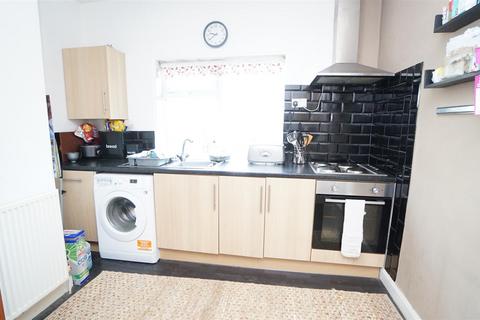 1 bedroom detached bungalow for sale, Westfield Lane, Idle, Bradford