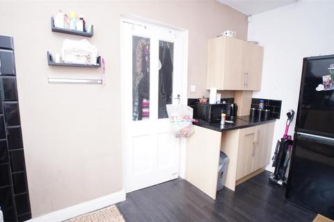 1 bedroom detached bungalow for sale, Westfield Lane, Idle, Bradford
