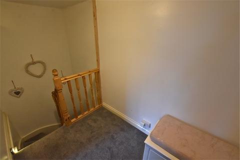 6 Booth Street, Queensbury, Bradford, BD13 2HU