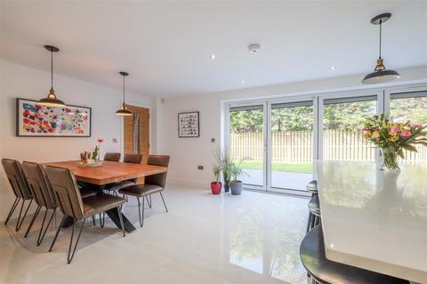 5 bedroom detached house for sale, Howard Court, Norwood Green