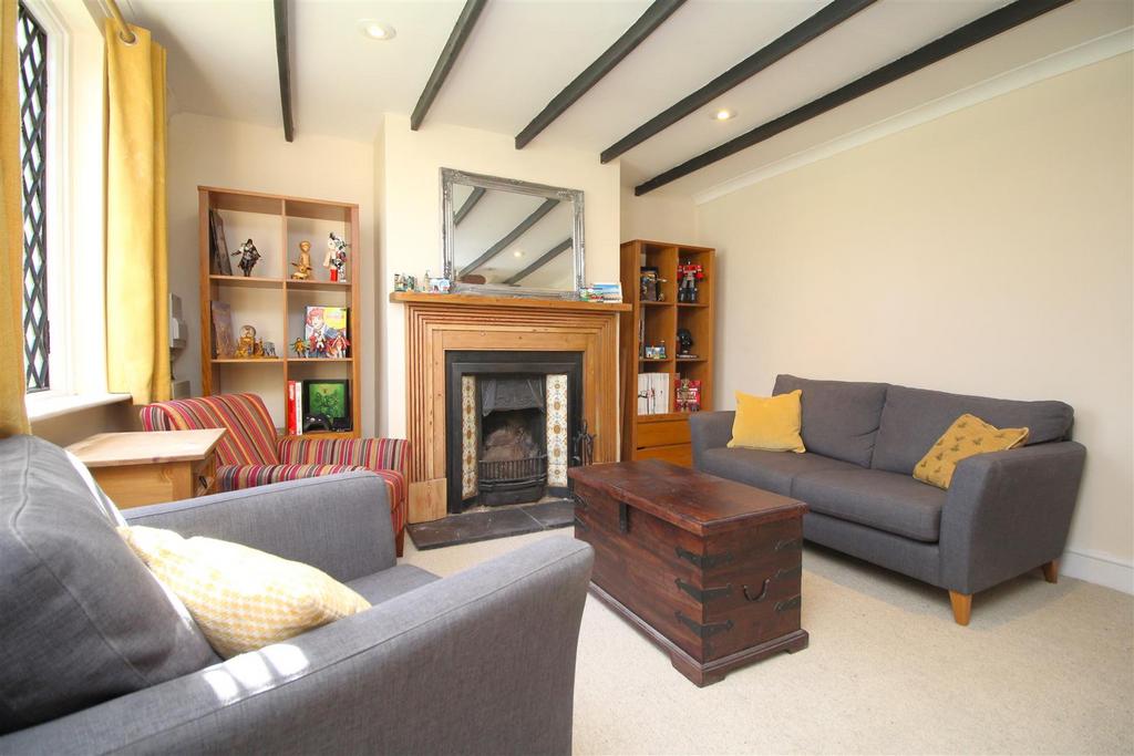 Living room 1 .JPG