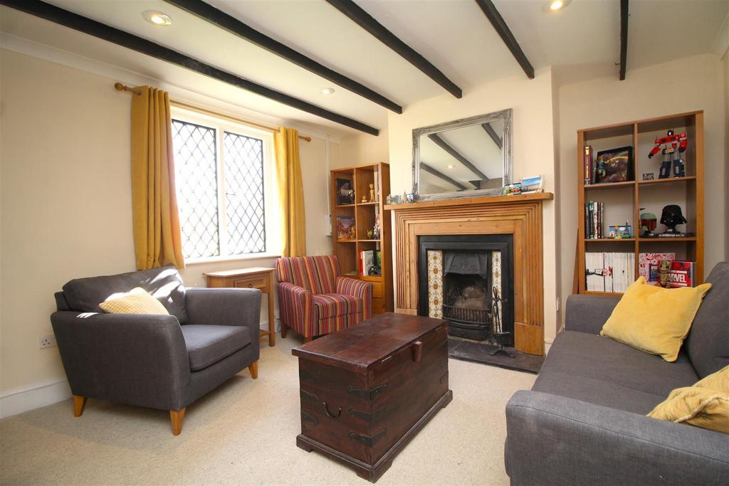 Living room 2 .JPG