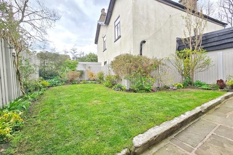 9 Higher Constable Lee, Rossendale, BB4 8TF