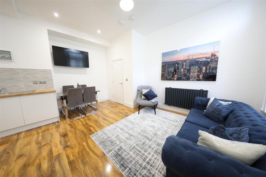 Apt 16 Academy - Lounge.jpeg