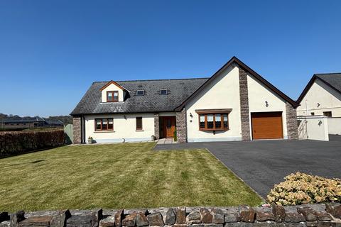 3 bedroom detached house for sale, Llys Yr Onnen, Ffairfach, Llandeilo, Carmarthenshire.