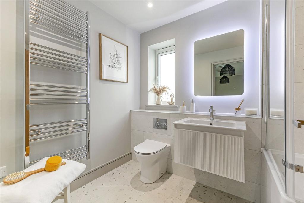House 2 Bathroom