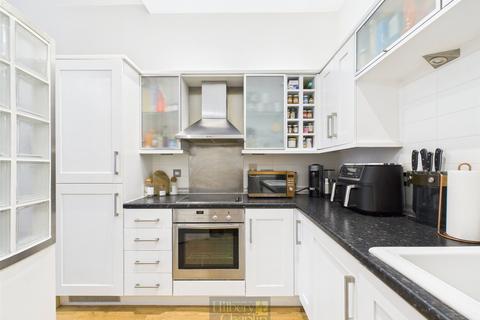 1 bedroom maisonette for sale, Pastoral Way, Warley, Brentwood, Essex, CM14