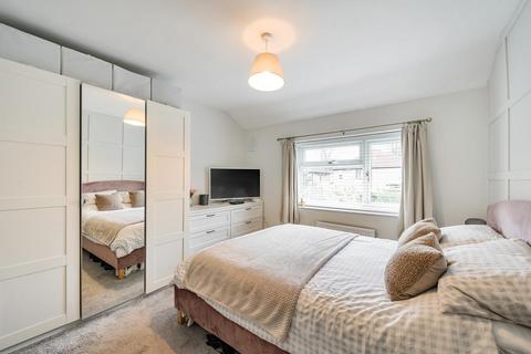 113 Broadgate Walk, Horsforth, Leeds, LS18 4EZ