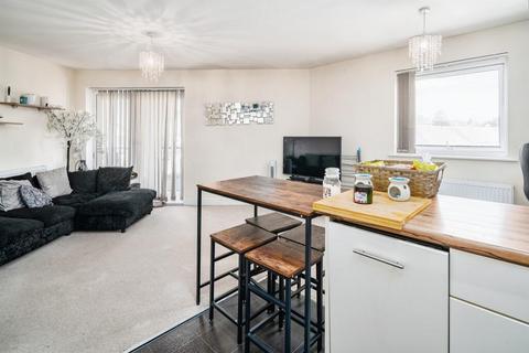 2 bedroom flat for sale, The Cedars, Broxbourne, EN10
