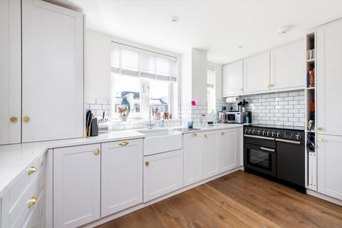 4 bedroom flat for sale, Hyde Park Square, London, W2