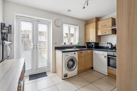 37 Wright Close, Bushey, WD23 2FH