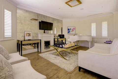 6 bedroom house for sale, Havanna Drive, Temple Fortune, NW11