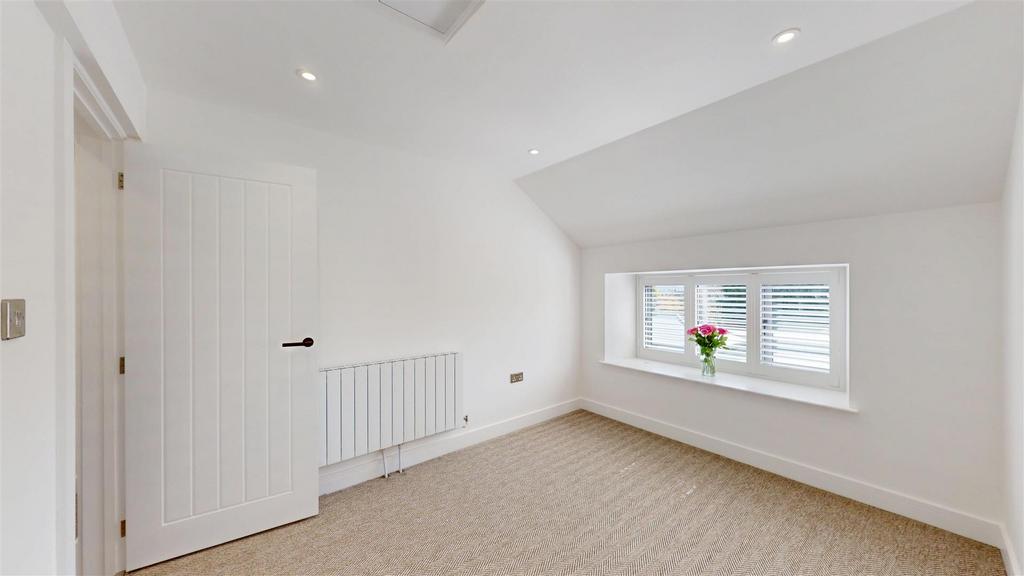 Empingham-Road-Stamford-04092025 172417.jpg