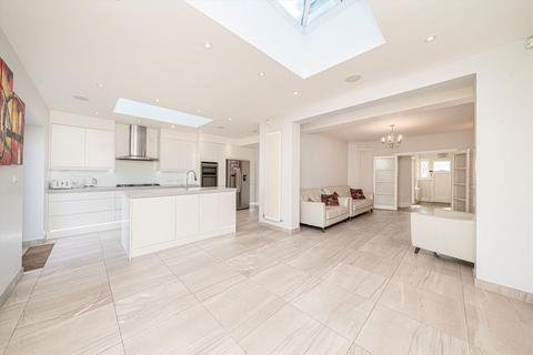 150 Percy Road, Twickenham, TW2 6JF