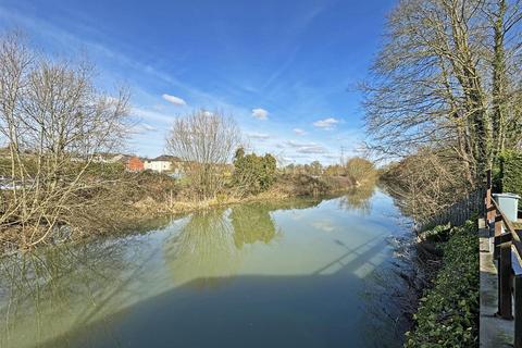 2 bedroom flat for sale, Welland Mews, Stamford