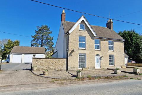 Fringford Road, Caversfield, Bicester