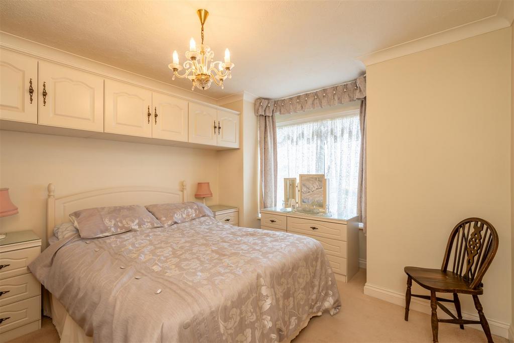 Bedroom 1.jpg