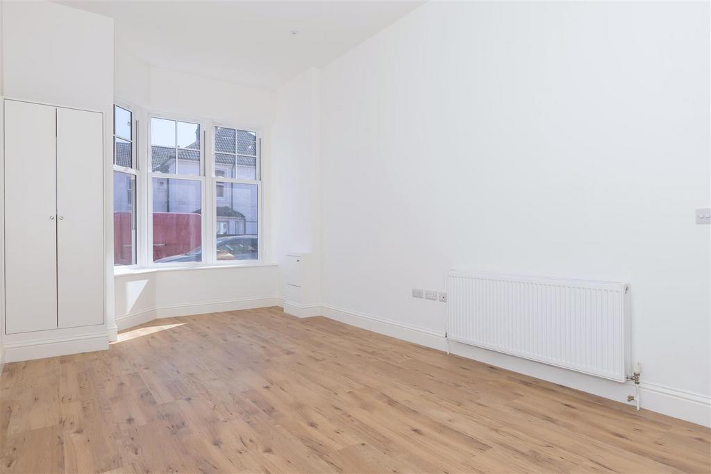 Northcourt Flat 2 1.jpg