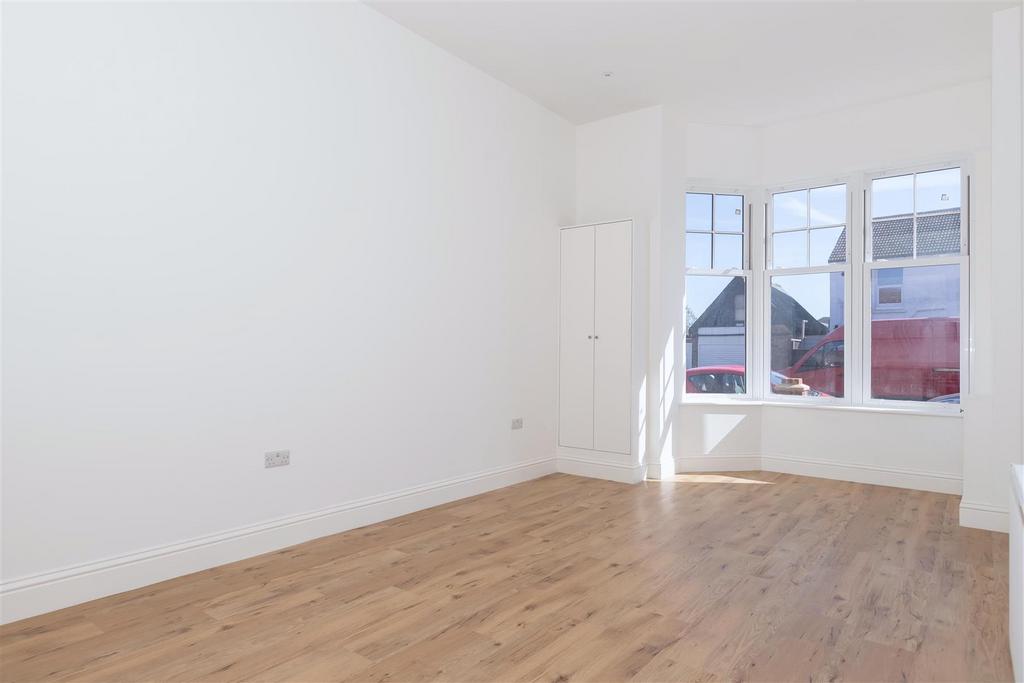 Northcourt Flat 2.jpg