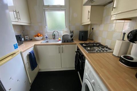 1 bedroom maisonette for sale, Hedgemans Road, Dagenham