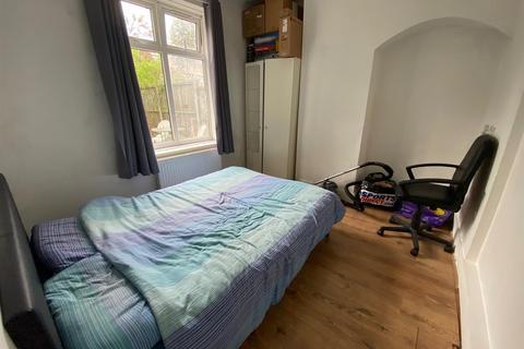 1 bedroom maisonette for sale, Hedgemans Road, Dagenham