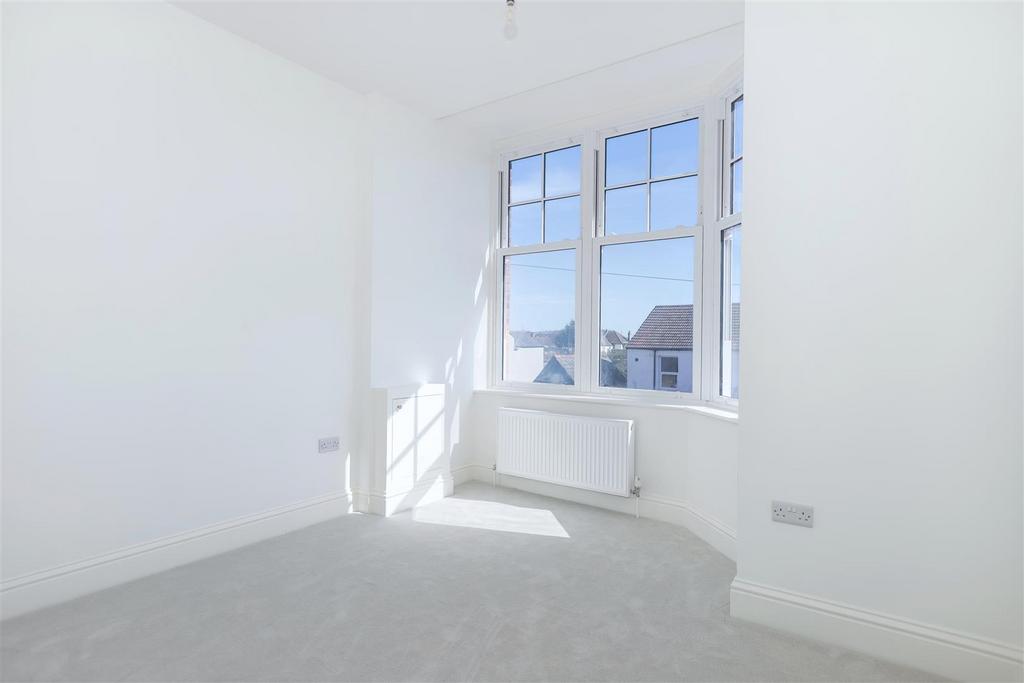 Northcourt Flat 3 4.jpg