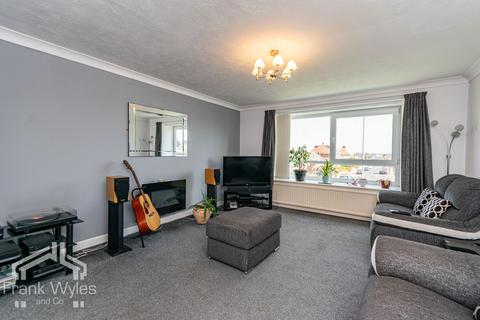 2 bedroom flat for sale, 18, Russell Court, 66 St Davids Road South, Lytham St. Annes, Lancashire