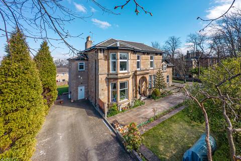 4b Bruce Road, Glasgow, G41 5EJ