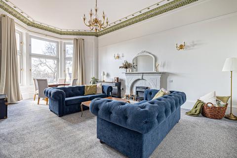 4b Bruce Road, Glasgow, G41 5EJ