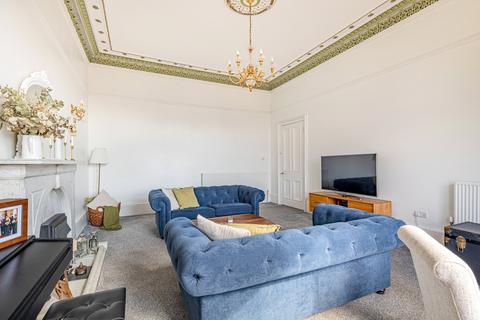 4b Bruce Road, Glasgow, G41 5EJ