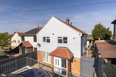 54 Shaftesbury Road, Epping, CM16 5BJ