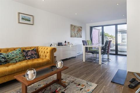 54 Shaftesbury Road, Epping, CM16 5BJ