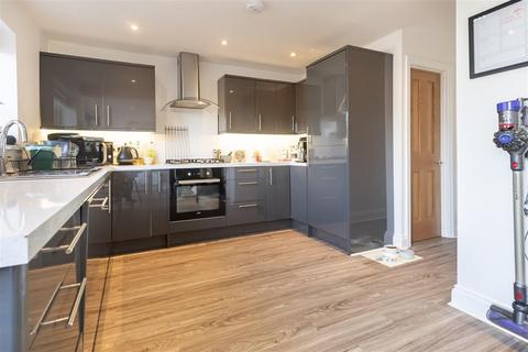 54 Shaftesbury Road, Epping, CM16 5BJ
