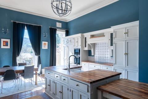 5 bedroom house to rent, Grosvenor Place, Bath
