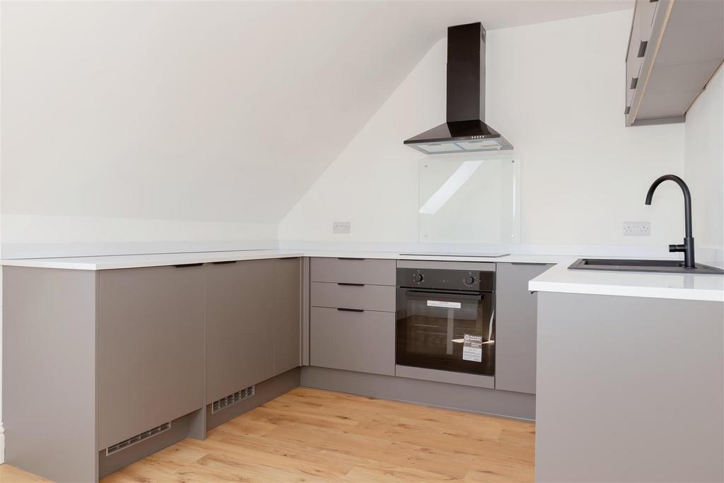 Northcourt Flat 5 6.jpg