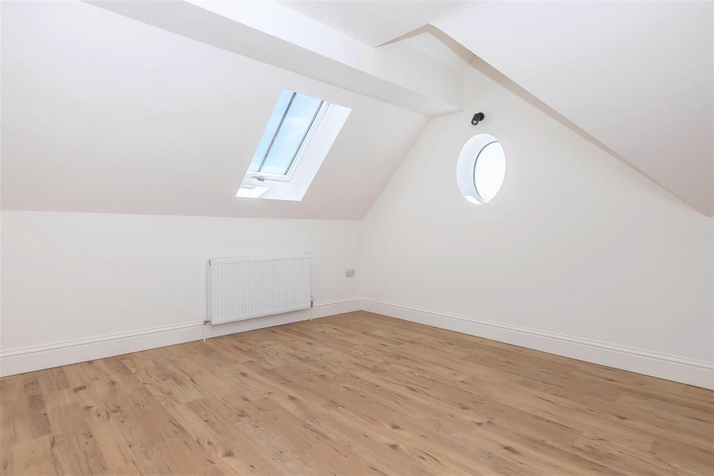 Northcourt Flat 5 8.jpg