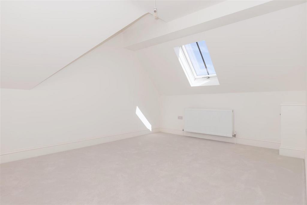 Northcourt Flat 6 7.jpg