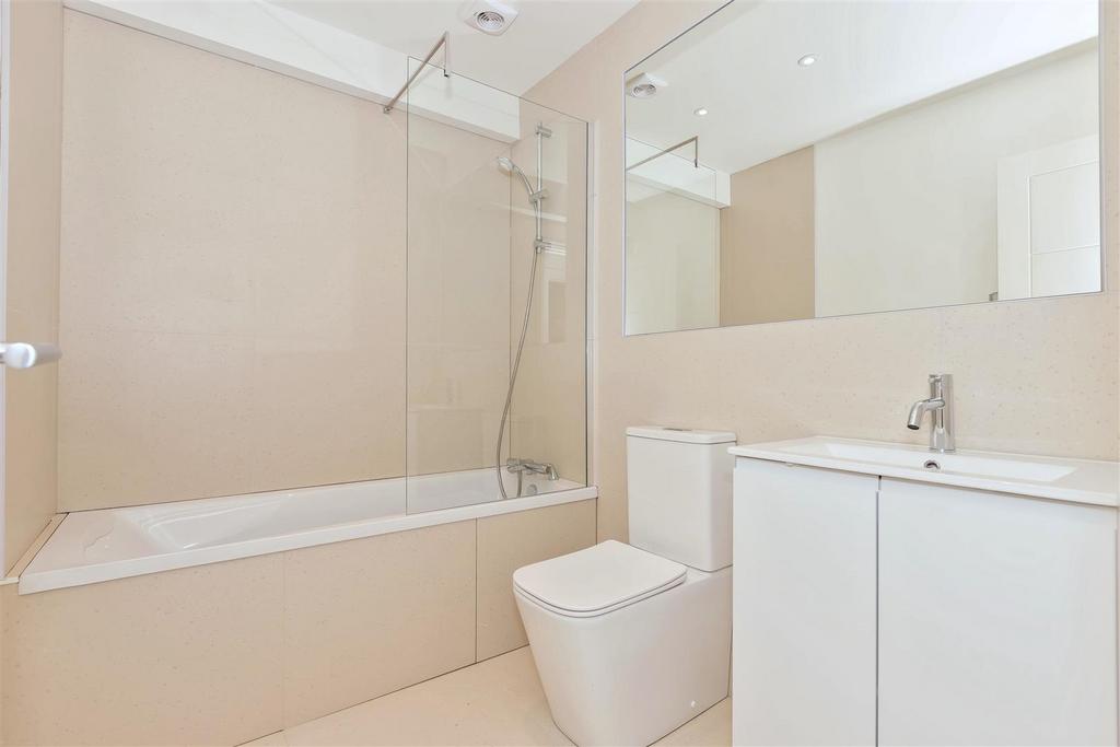 Northcourt Flat 6 8.jpg