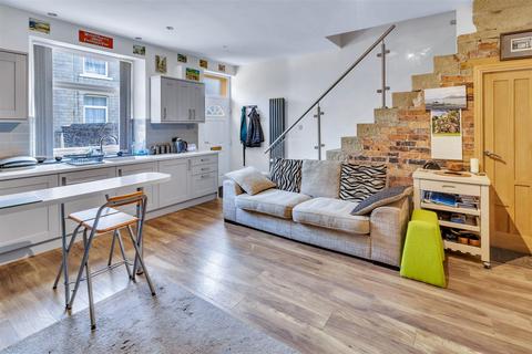 3 bedroom terraced house for sale, Back Queen Street, Greetland, Halifax