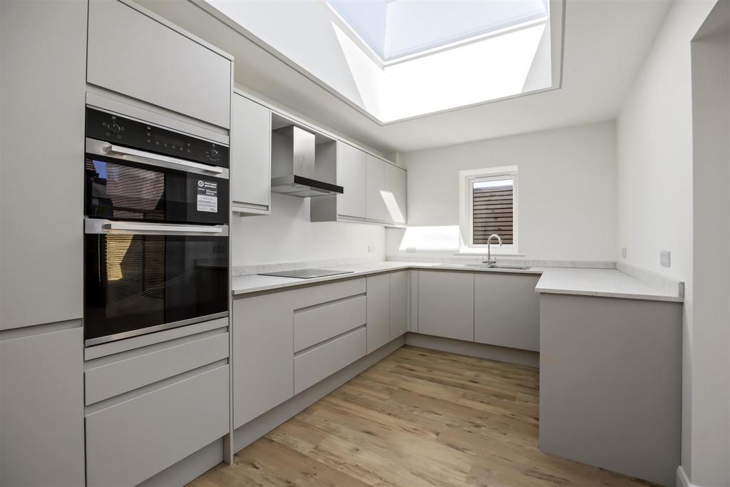 Northcourt Road, Northcourt House-018.JPG