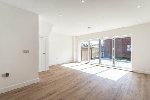 3 bedroom semi-detached house for sale, Grosvenor Mews, Tunbridge Wells (central location)
