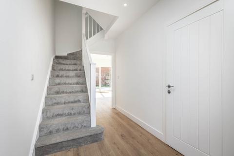 3 bedroom semi-detached house for sale, Grosvenor Mews, Tunbridge Wells (central location)