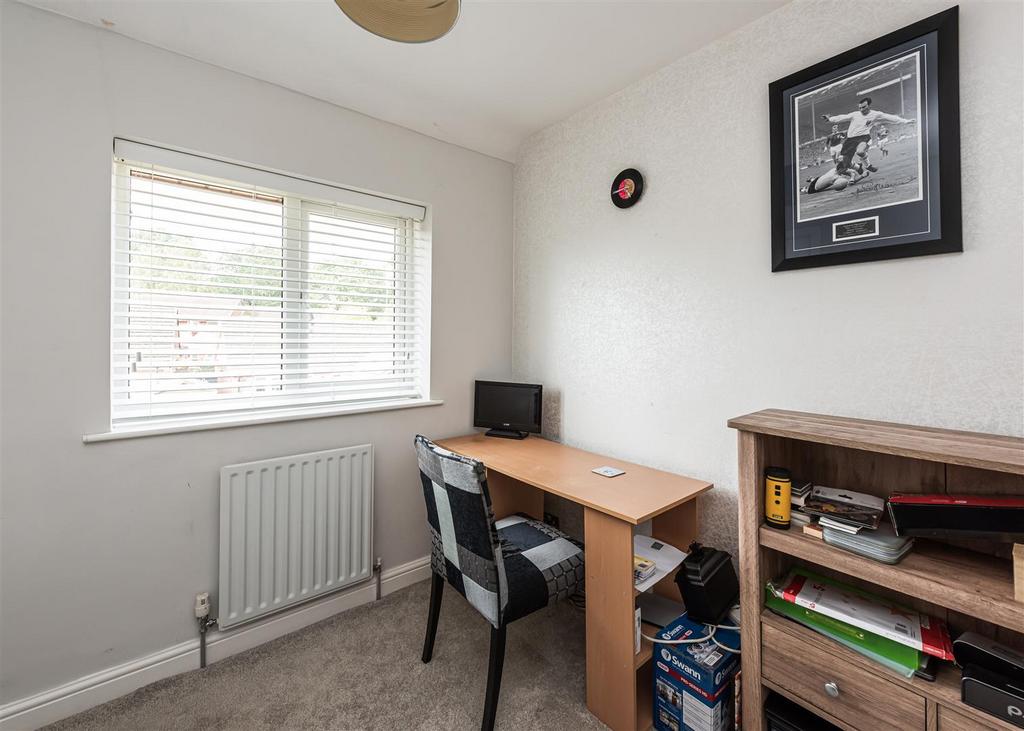 46 Redhill Avenue-bed3b.jpg
