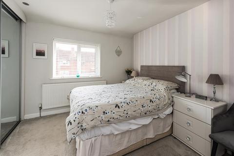 46 Redhill Avenue, Wombourne, Wolverhampton, WV5 0HF